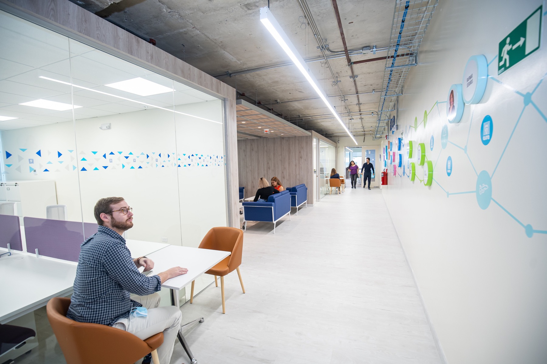 Pasillo corporativo de Seguros ASSA