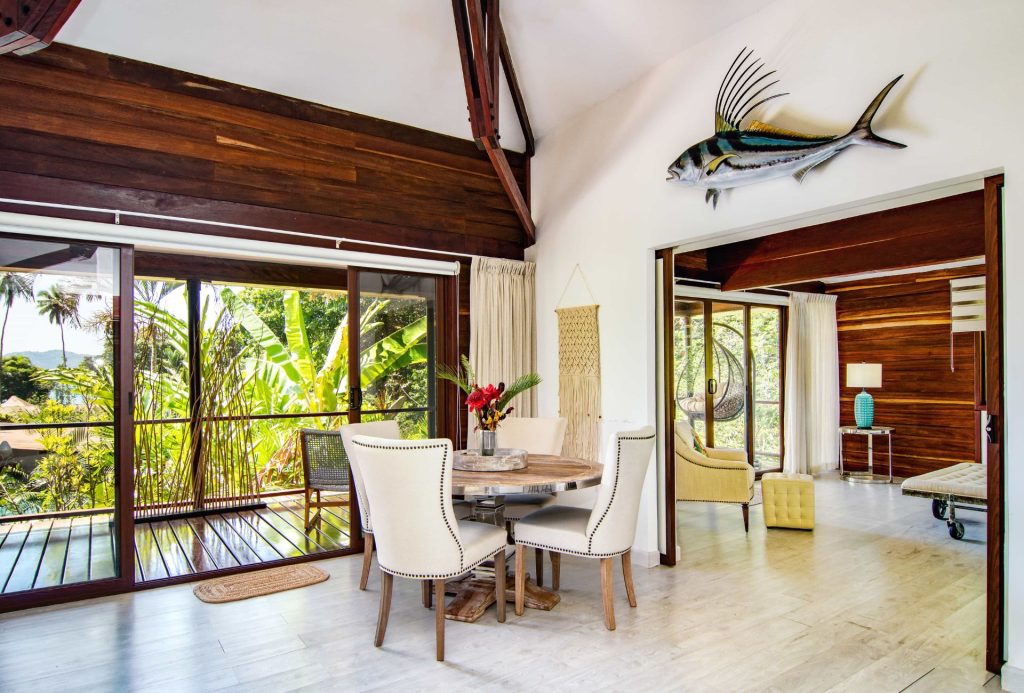Suite de Tropic Star Lodge con piso instalado
